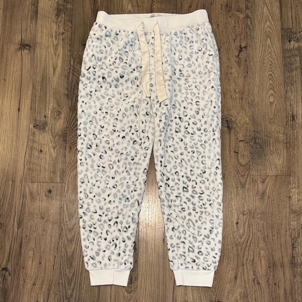 EUC Gilly Hicks Leopard Print Lounge Joggers - Large